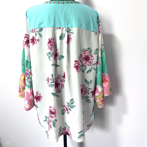 Turquoise Embroidered 3/4 tiered bell Sleeve Tunic 1X - Picture 9 of 11